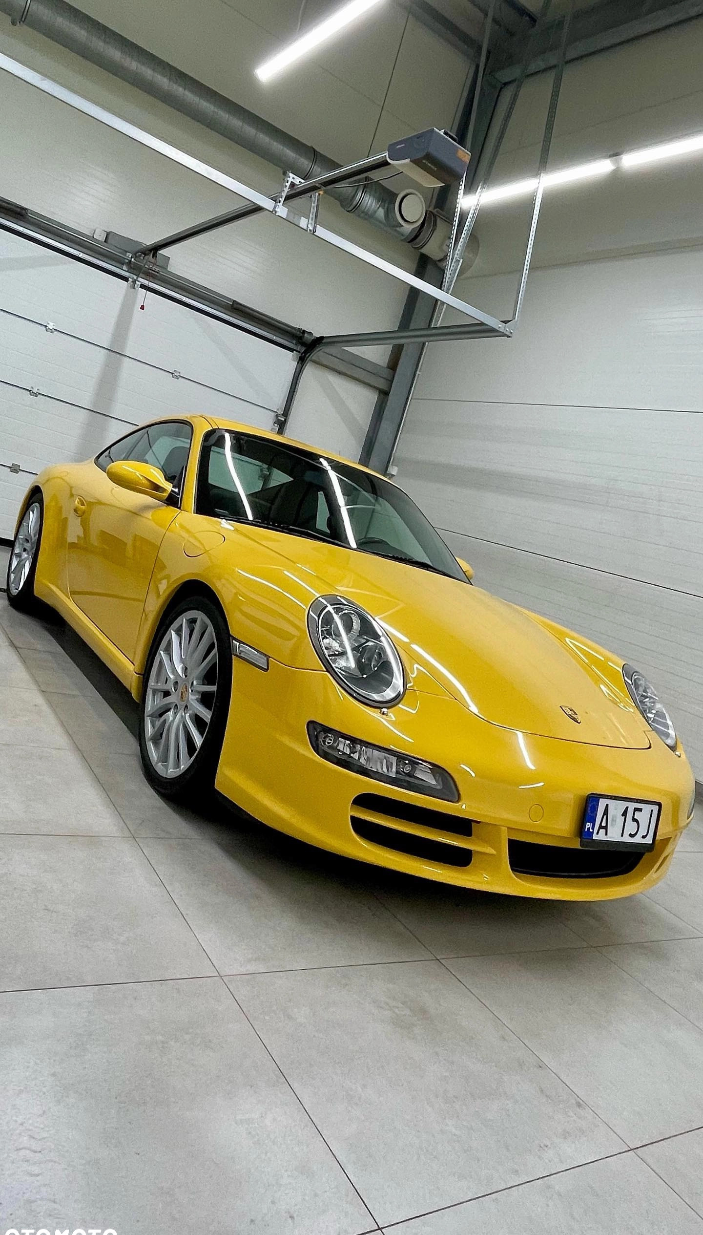 Porsche 911 cena 209000 przebieg: 93000, rok produkcji 2005 z Warszawa małe 781